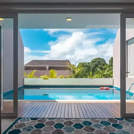 Private Double Bedroom With Ensuite In Shared Deluxe Pool Villa By Cliffhanger